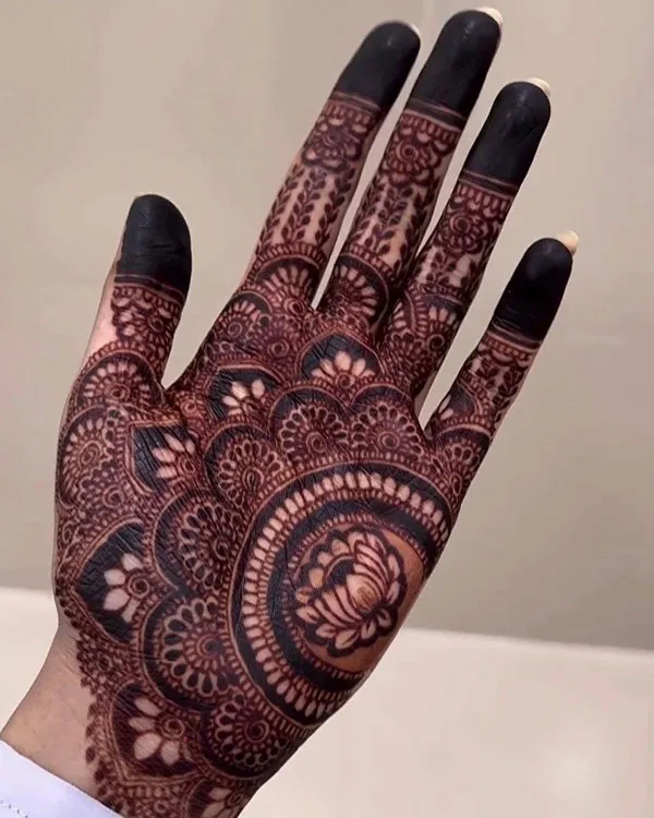 heavy-Mehandi Design